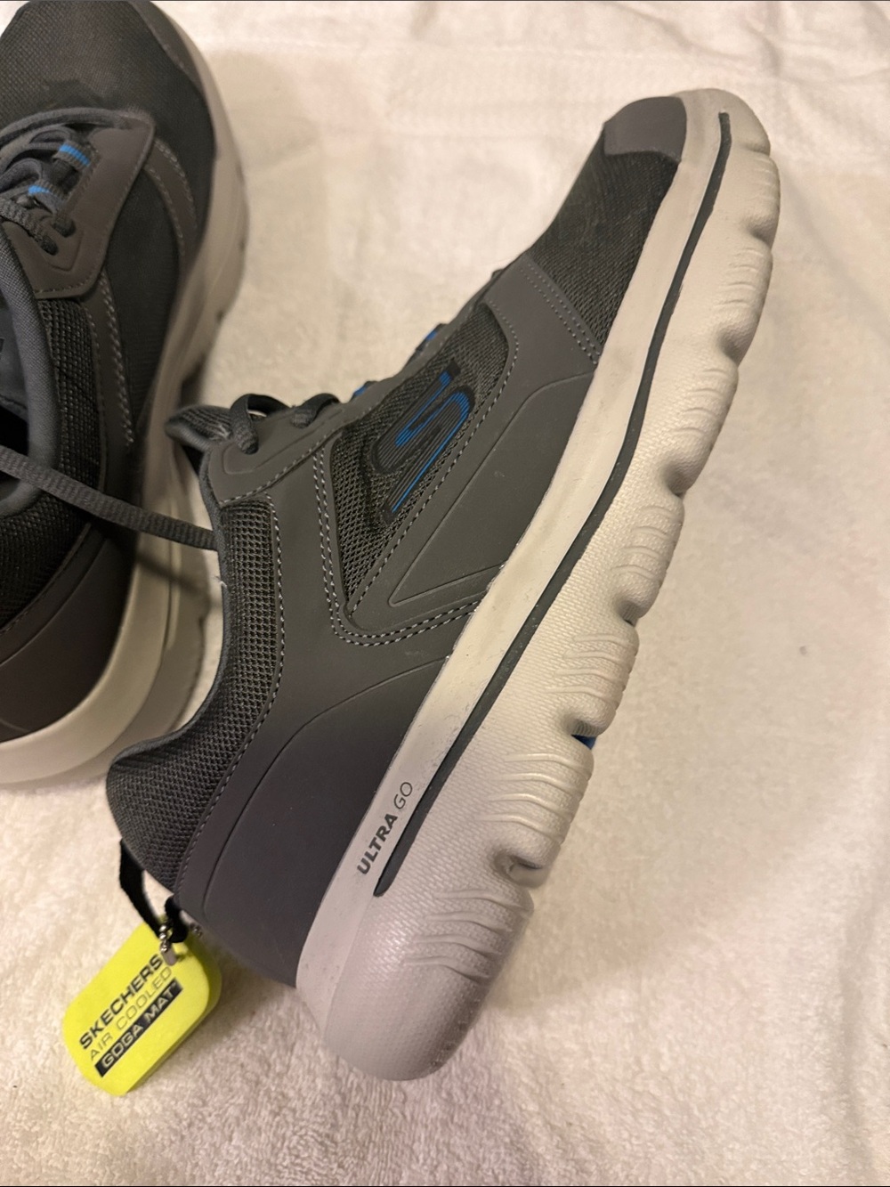 Skechers Men's Charcoal Gray Athletic Sneakers with Blue Accents - Picture 5 of 6